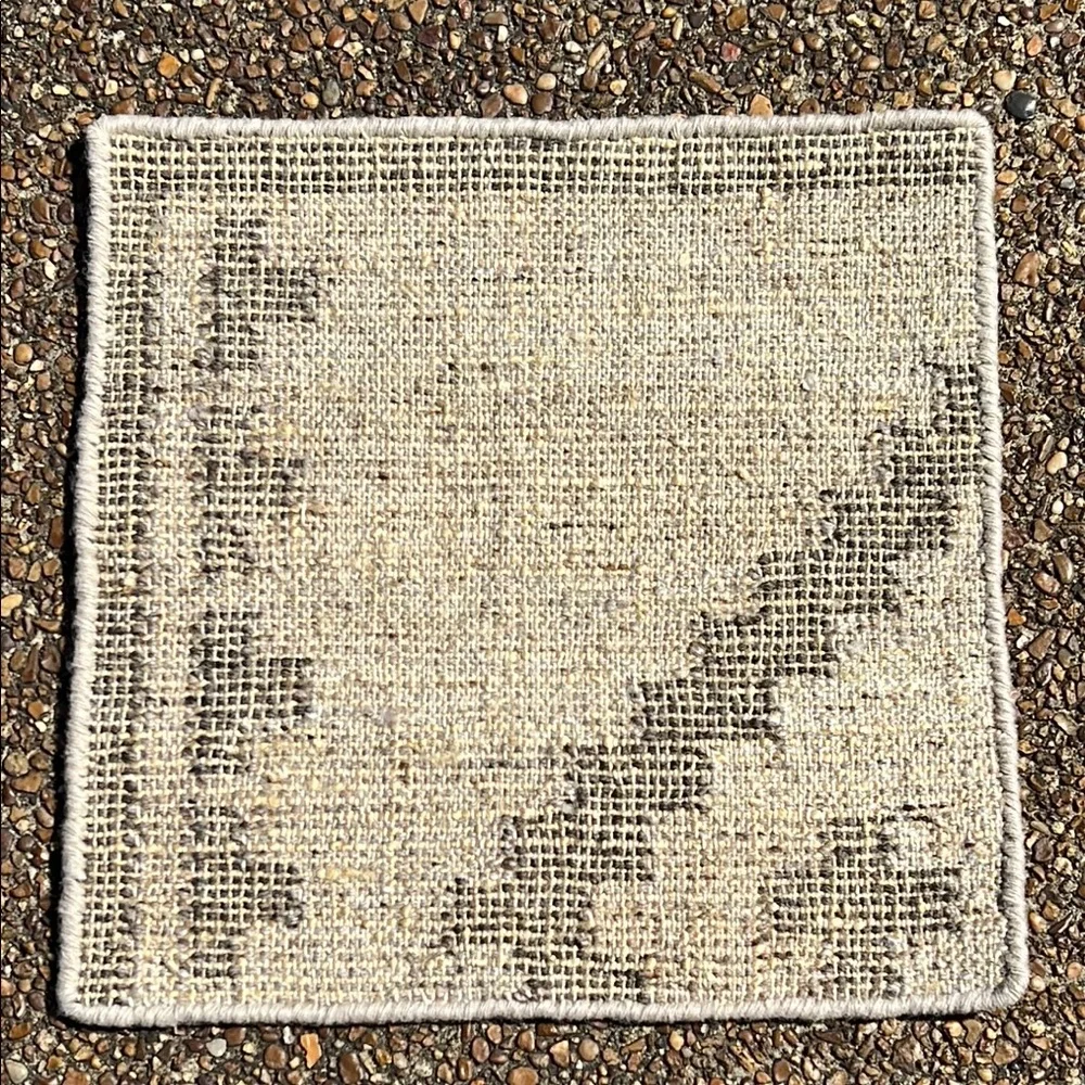 Elegant Beige, Brown & Gray Home Accent Rug Sample / Place Mat / Design Decor!